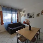 Enjoy A Lovely Flat With Pool Μπιμπιόνε