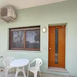 Enjoy A Lovely Flat With Pool