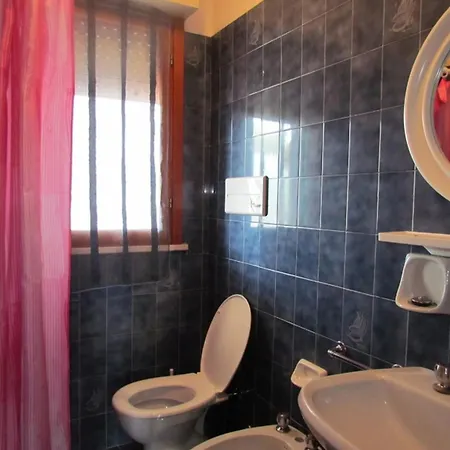 Enjoy A Lovely Flat With Pool - Beahost *