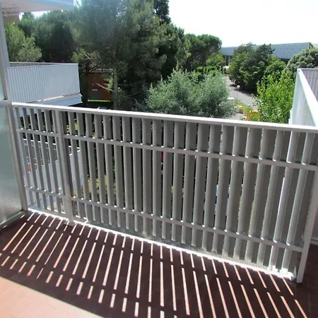 Enjoy A Lovely Flat With Pool - Beahost