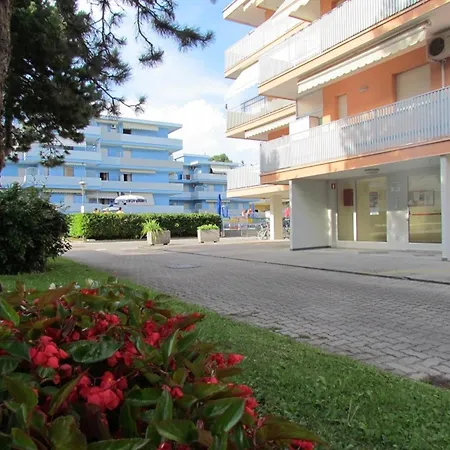 Enjoy A Lovely Flat With Pool - Beahost Appartement Bibione