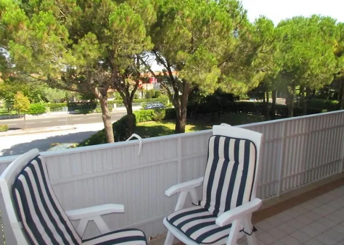 Enjoy A Lovely Flat With Pool 아파트