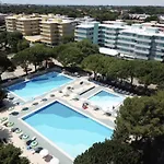 Enjoy A Lovely Flat With Pool * Bibione