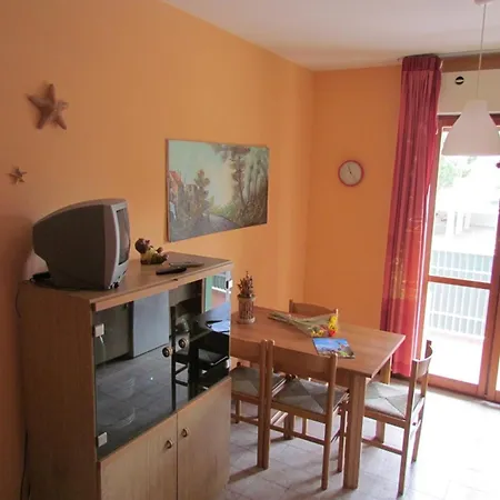 Enjoy A Lovely Flat With Pool - Beahost Бібіоне