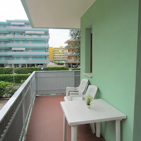 Enjoy A Lovely Flat With Pool *