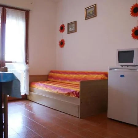Апартаменти Enjoy A Lovely Flat With Pool