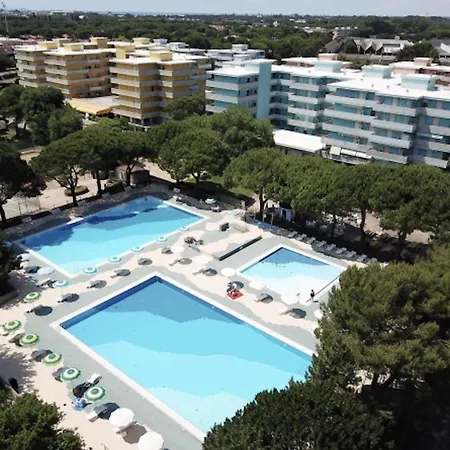 Enjoy A Lovely Flat With Pool * Бібіоне