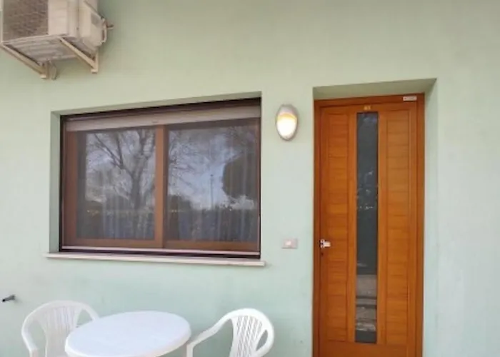 Enjoy A Lovely Flat With Pool